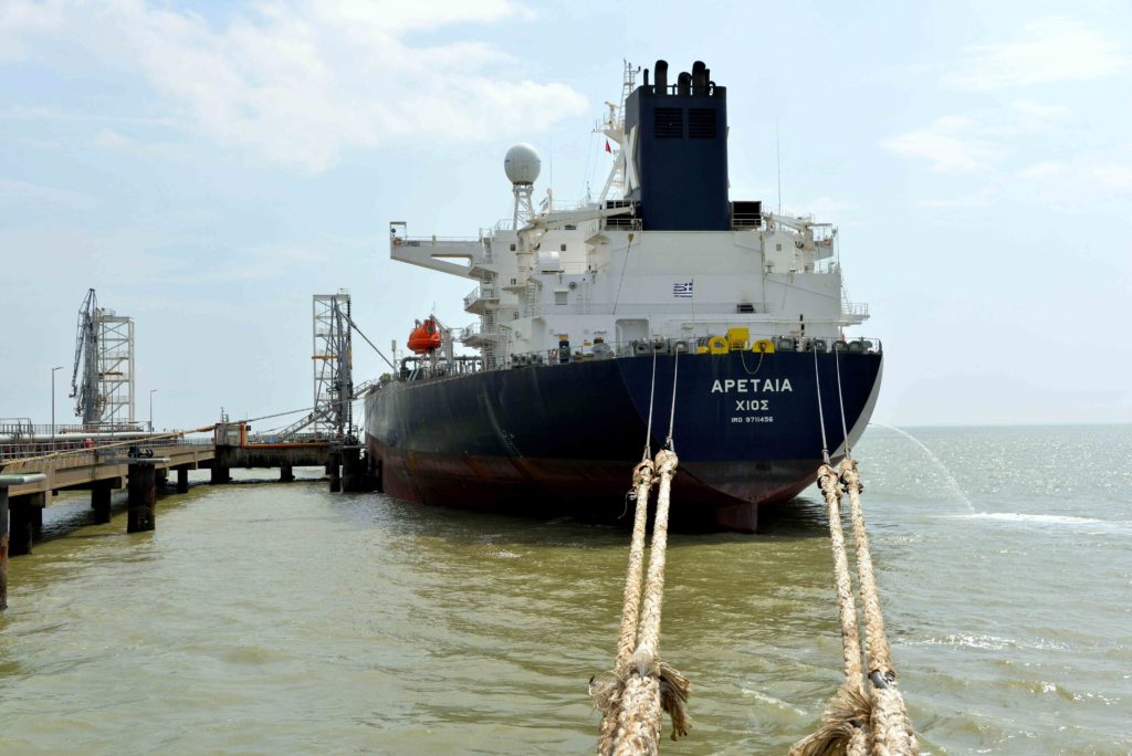 Les produits pétroliers pèsent 30% du trafic du GPM La Rochelle