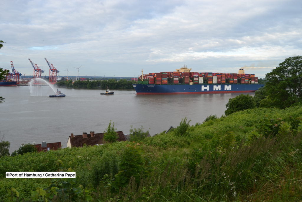 L'approfondissement de l'Elbe permettra de recevoir ces navires avec plus d'efficacité