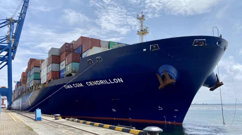 le CMA CGM Cendrillon au terminal à conteneurs de Kribi