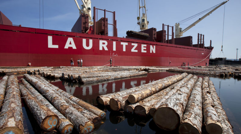 Lauritzen Bulker est active dans plusieurs secteurs dont le bois.