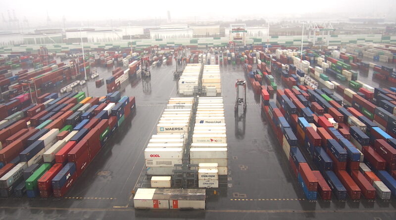 Le Terminal de France à Port 2000 au Havre Conteneurs