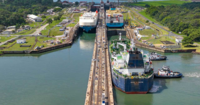 Canal Panama navires écluse