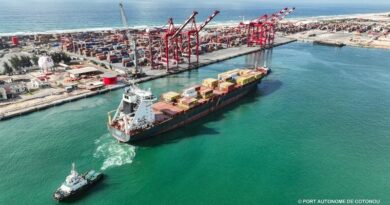 Navire en arrivée au Port de Cotonou