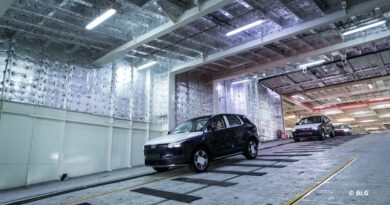 Déchargement de véhicules électriques chez BLG