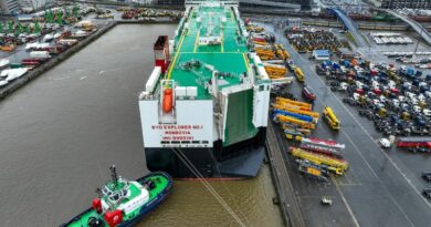 BYD Explorer 1 en escale à Bremerhaven