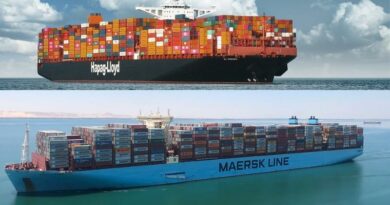 Navires de hapag Lloyd et de Mærsk