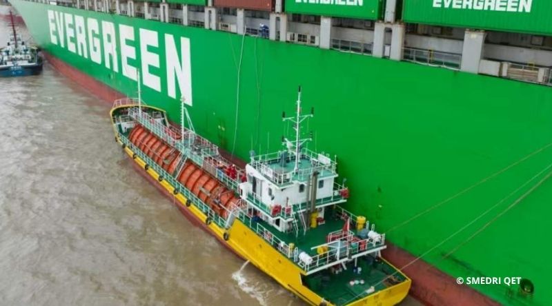 Transfert de CO2 liquéfié de navire à navire.