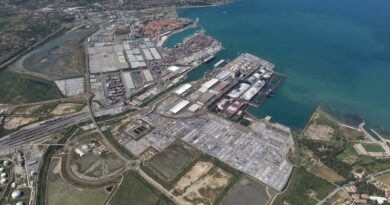 Le port de Koper et CMA CGM signent un accord pour créer une coentreprise dédiée à la logistique automobile.