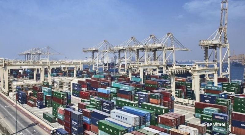 DP World est largement impliqué dans les projets du port de Dakar et dans la construction du port de Banana.