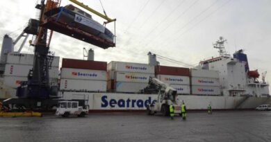 Les agents maritimes interviennent dans l'escale opérationnelle du navire.