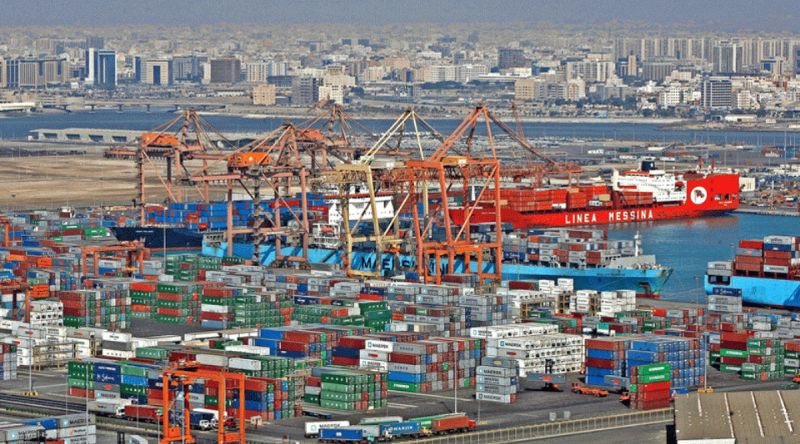 Le groupe CMA CGM propose des alternatives routières pour éviter le détroit d'Ormuz depuis les pays du golfe Persique.