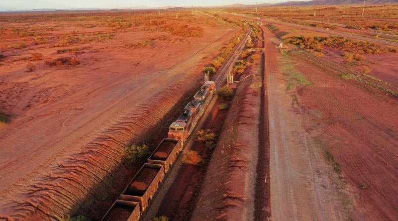 Rio Tinto aligne des trains automatisés en Australie pour le transport de charbon.