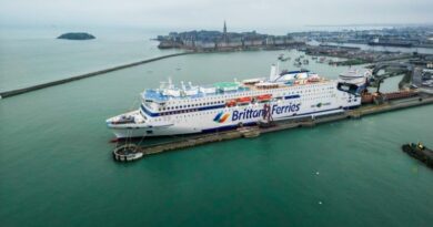 Le Saint Malo assure la traversé de Portsmouth à Saint Malo en proposant une motorisation hybride.