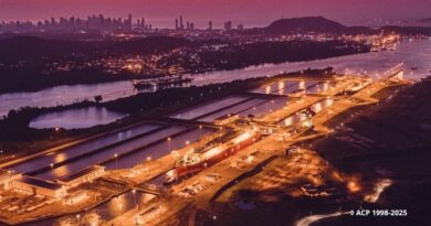 L'Autorité du canal de Panama restreint les transites et publient des appels d'offres portuaires.