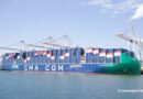 LE CMA CGM Notre Dame, premier navire de 24 000 EVP propulsé au GNL d'une série de dix à venir.