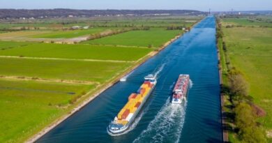 E2F présente les mutations du transport fluvial.