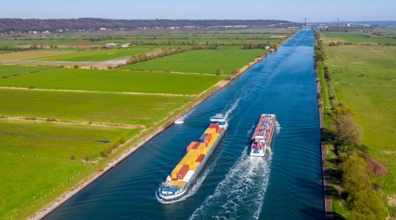 E2F présente les mutations du transport fluvial.