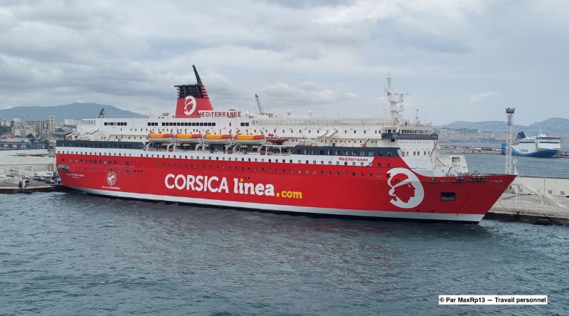 La remise du rapport sur les ferries en Méditerranée.