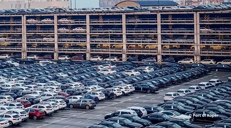 Les flux automobiles se répercutent dans les trafics portuaires.