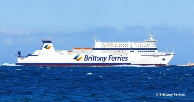 Le Wexford navire aux capacités passagers plus importantes renforce les liaisons fret et passagers sur l'Irlande.