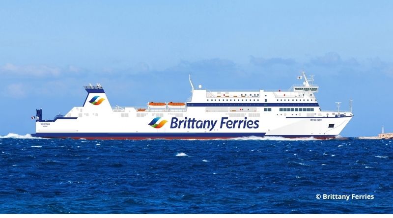 Le Wexford navire aux capacités passagers plus importantes renforce les liaisons fret et passagers sur l'Irlande.